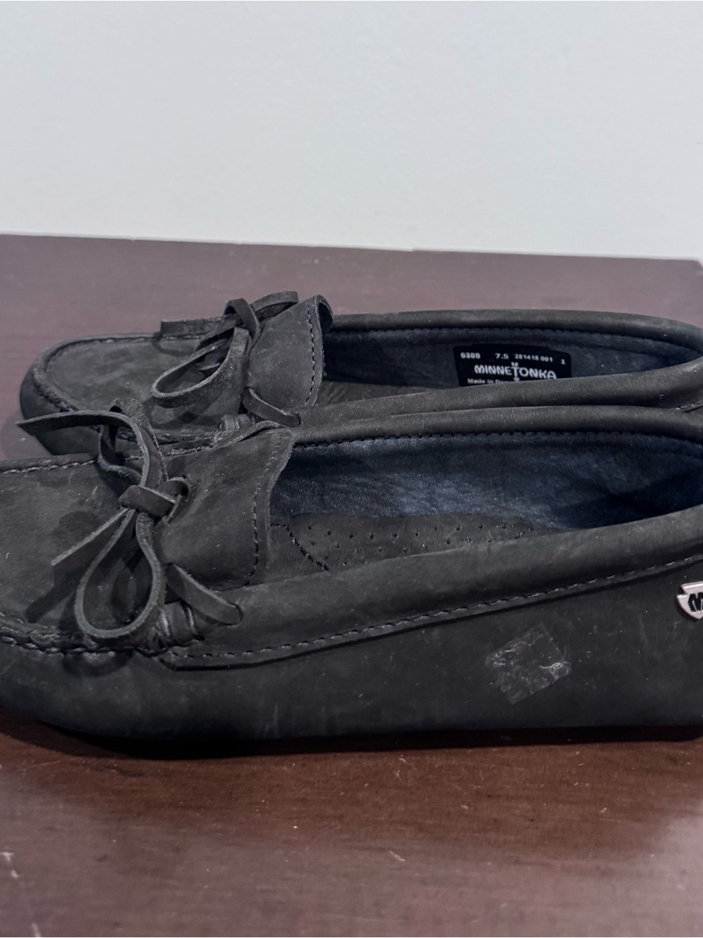 Minnetonka Men’s Black Suede Moccasin Slippers with Bow
